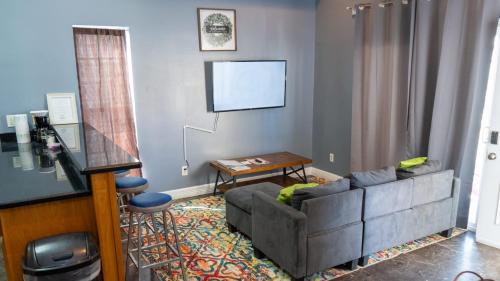 Priced Right Near Beach Well Equipped apts - image 3