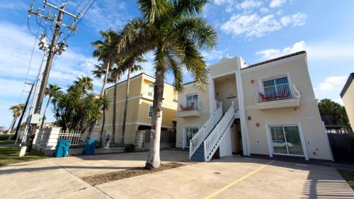 100 Steps to Beach Great Value Pool apts - image 2
