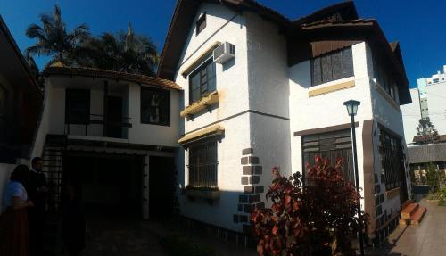 Зовнішній вигляд готелю, Hostel Rota do Vale in Блуменау