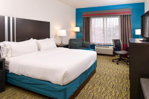 Holiday Inn Express Hotel & Suites Omaha West, an IHG Hotel