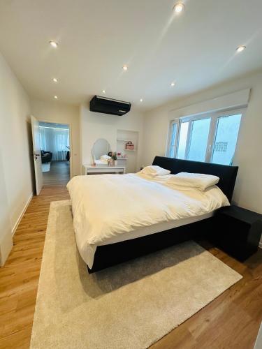 Luxuriose & stilvolle Wohnung mit Spa-Bad, Home-Office & Fitnessbereich in Jockgrim