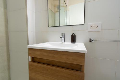 Peron Rent-15 HOSPITAL ITAIANO, MEVATERAPIA- NAVAL- GUEMES in Almagro