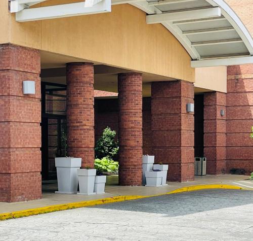 Lynchburg Grand Hotel - image 6