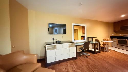 Redondo Beach Inn-LAX - image 11