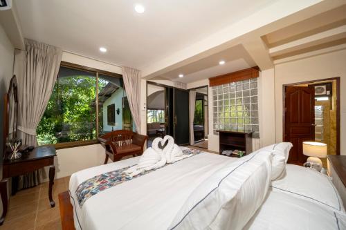 room detail thumbnail 0