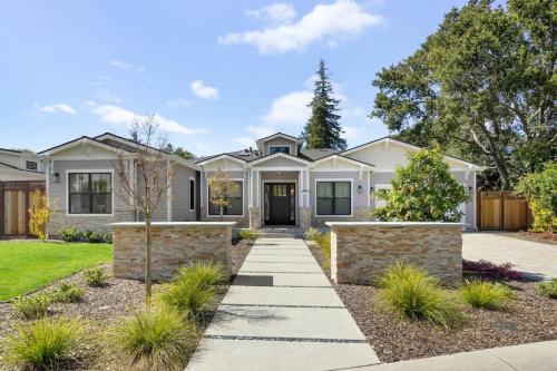 Marbella Lane - Sophisticated 4BR in Los Altos – khách sạn tại Mountain View