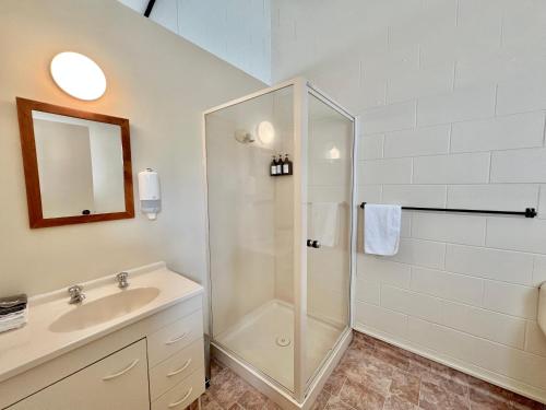 Mountain View Motel - image 2