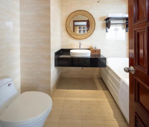 room detail thumbnail 2