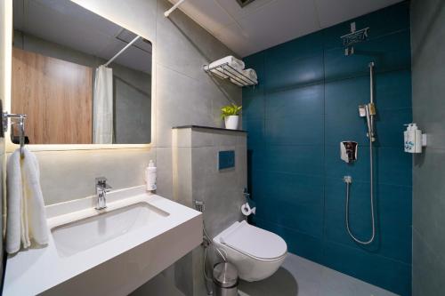 room detail thumbnail 2