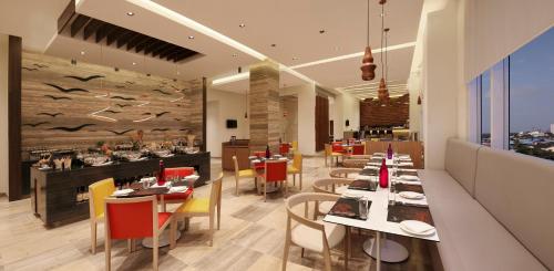 Restaurant, ibis Kochi City Centre - An AccorHotels Brand in Kochi