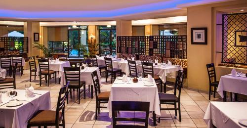 Restaurant, Southern Sun Dar es Salaam in Dar Es Salaam