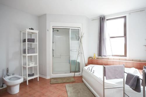 Exterior view, Big Cozy House in Southwest