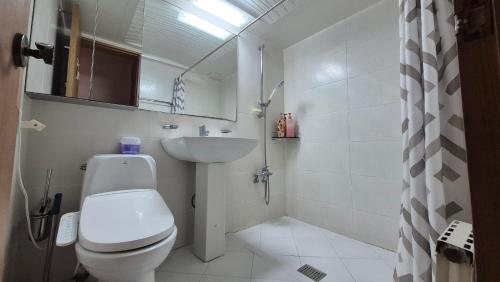 Bathroom, Nick's home01 in Jungsan