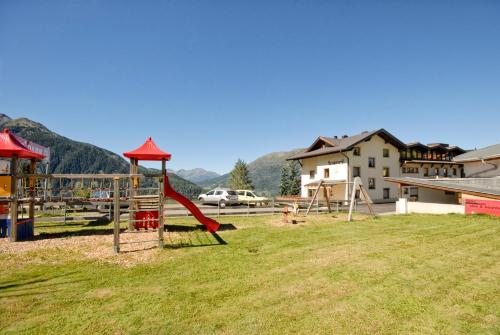 Sonneck Ferienhaus & Gruppenhaus 1450m am Hochzeiger im Pitztal