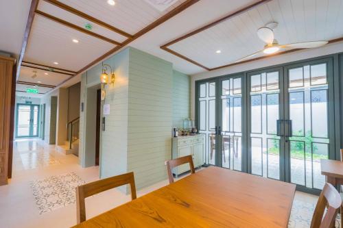 ห้องอาหาร, ต่วน โฮเทล แบงค็อก (TUAN Hotel Bangkok) near หน่วยบัญชาการนาวิกโยธิน กองทัพเรือ