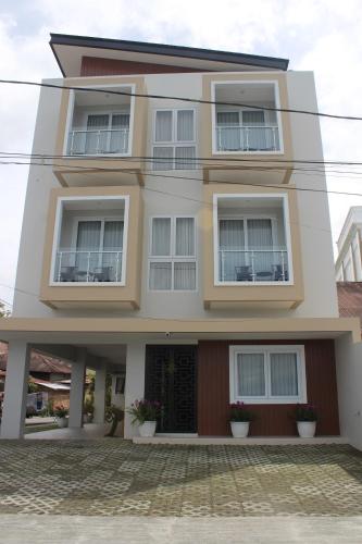 Aluna Bay Hotel in Balige