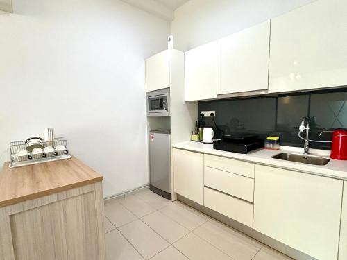Comfy Sunway Nexis 10 pax doorsteps IOI Mall MRT - image 13