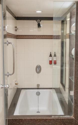 達達爾拉米賓客線酒店 (Ramee Guesline Hotel, Dadar) in 達達爾