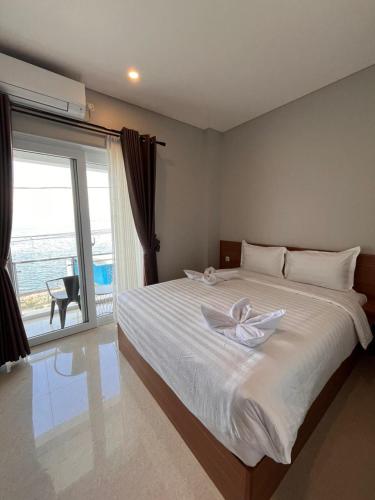 Aluna Bay Hotel in Balige