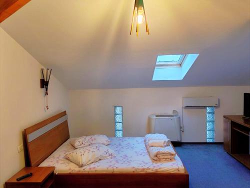 1 twin bed