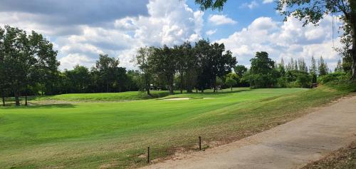 Golf course [on-site], Golf House 82 in Ban Thi