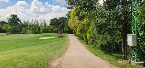Golf course [on-site], Golf House 82 in Ban Thi