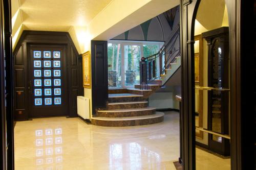 Bejárat, Sherwood Hotel in Dolgoluka