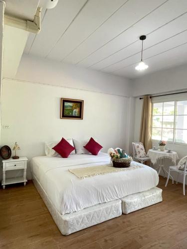 Chermonne House เฌอมอญ in Tano Maero