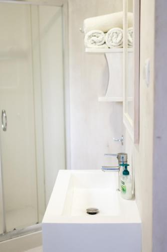 Elia Room Type - Studio Apartment - 4