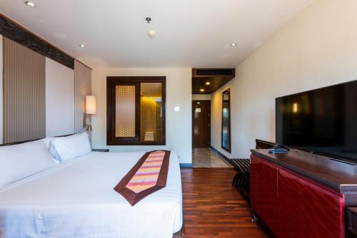 room detail thumbnail 1