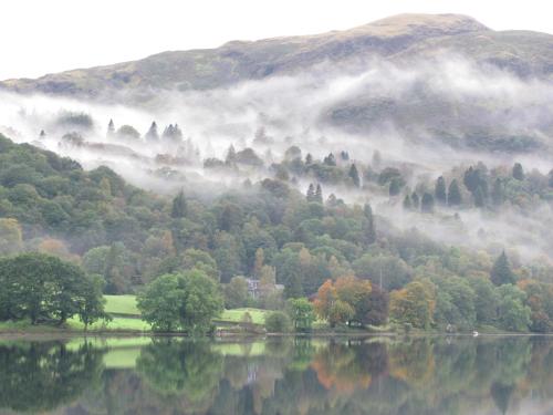 Lake View Country House