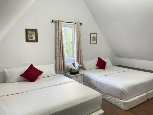 Chermonne House เฌอมอญ in Tano Maero