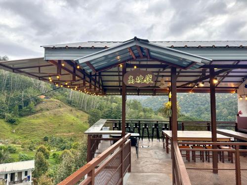 Balcony/terrace, Perfect Hill View, Durian Orchard Farmstay within the mountains in Berjaya Hills