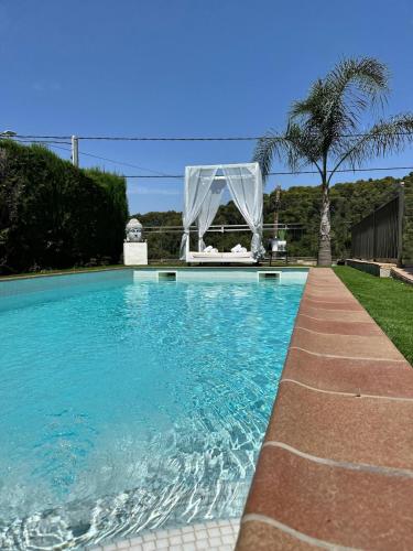 Seahomes Vacations - Charming House with Private Pool in Santa Susanna