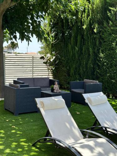 Seahomes Vacations - Charming House with Private Pool in Santa Susanna