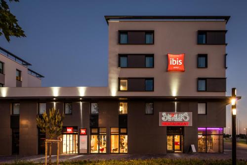Вход, Ibis Saint Quentin En Yvelines Velodrome in Монтиньо ле Бретон