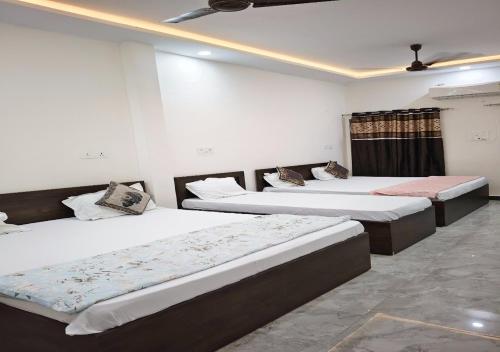 Nakshatra Palace Ayodhya – Ayodhya, VA