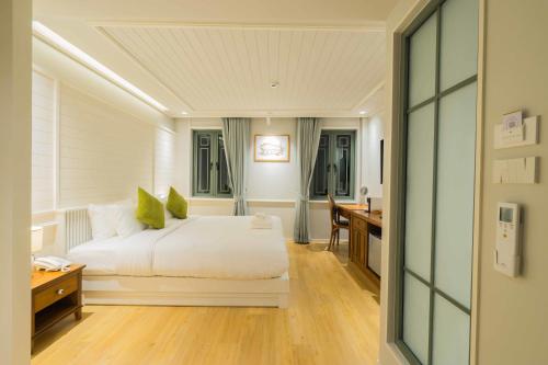 TUAN Hotel Bangkok near Wat Arun - image 11