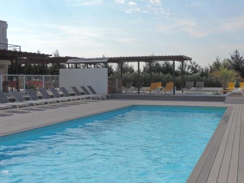 泳池, Studios Nuitée en Provence (Studios Nuitee en Provence) in 郊區