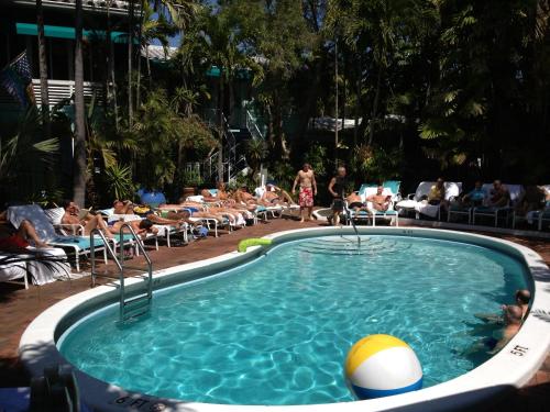 Pineapple Point Guesthouse & Resort - Gay Men's Resort