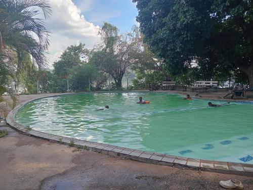 Chibombo Chirundu - Zambezi River Campsite - Camp along the Zambezi River - Enjoy Game & Canoeing Safaris as  3-Star Single Room exterior