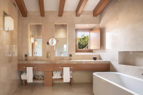 room detail thumbnail 2