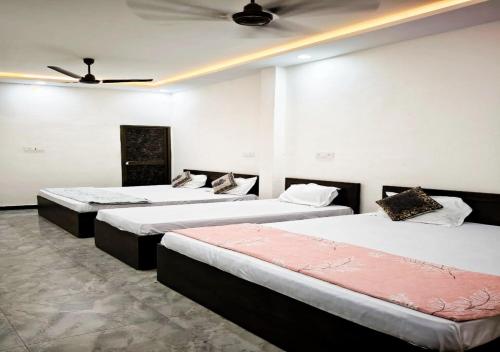 Nakshatra Palace Ayodhya – Ayodhya, VA