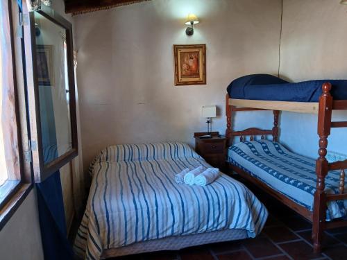 2 twin beds, 2 bunk beds