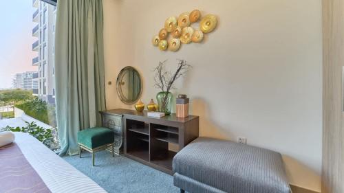 1BR Dubai Hills Executive Residence Stylish Stay - image 6