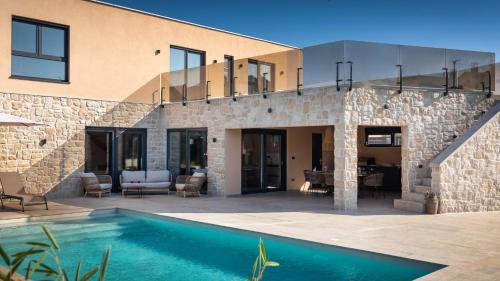 Modern Villa Ava with outdoor pool in Tar - Accommodation