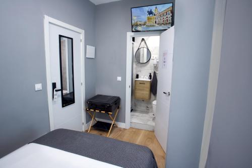 Atocha Rooms - image 12