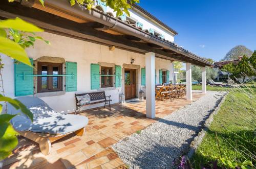 Magical Villa Glavini with privacy & stunning panoramic views in Cerovlje