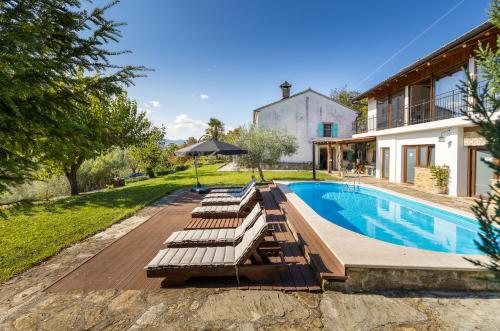 Magical Villa Glavini with privacy & stunning panoramic views in Cerovlje