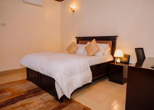 Prevail apartment-3 Bedrooms Family friendly swimming Pool Bathtub Near Beach - image 3